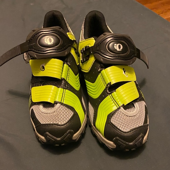 Pearl Izumi Cycling Shoes - Picture 1 of 5